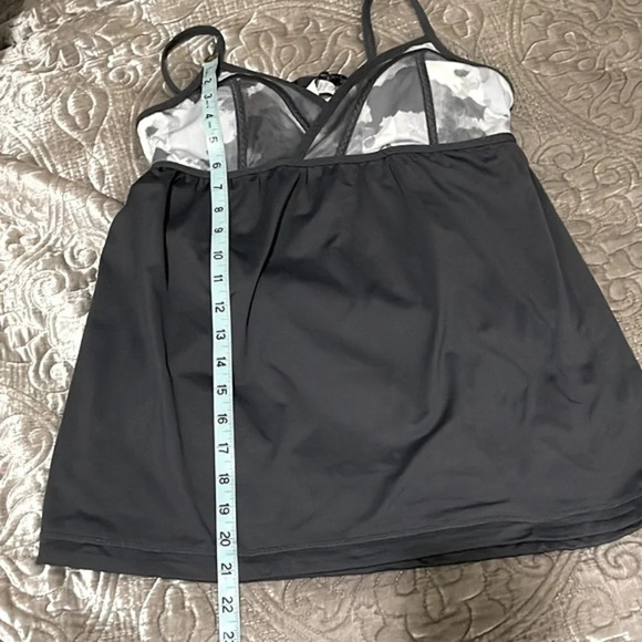 lululemon rehearsal tank grat marble size 8 - Picture 5 of 6